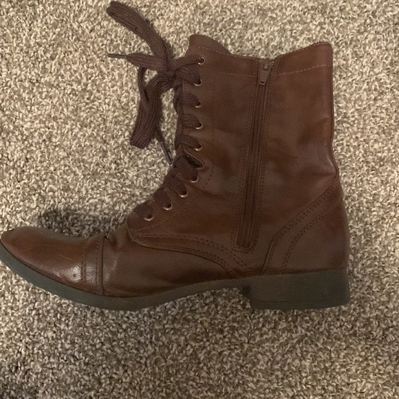 Brown boots - Picture 3 of 3